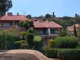 Отель Les Jardins De Guerrevieille Сент-Максим